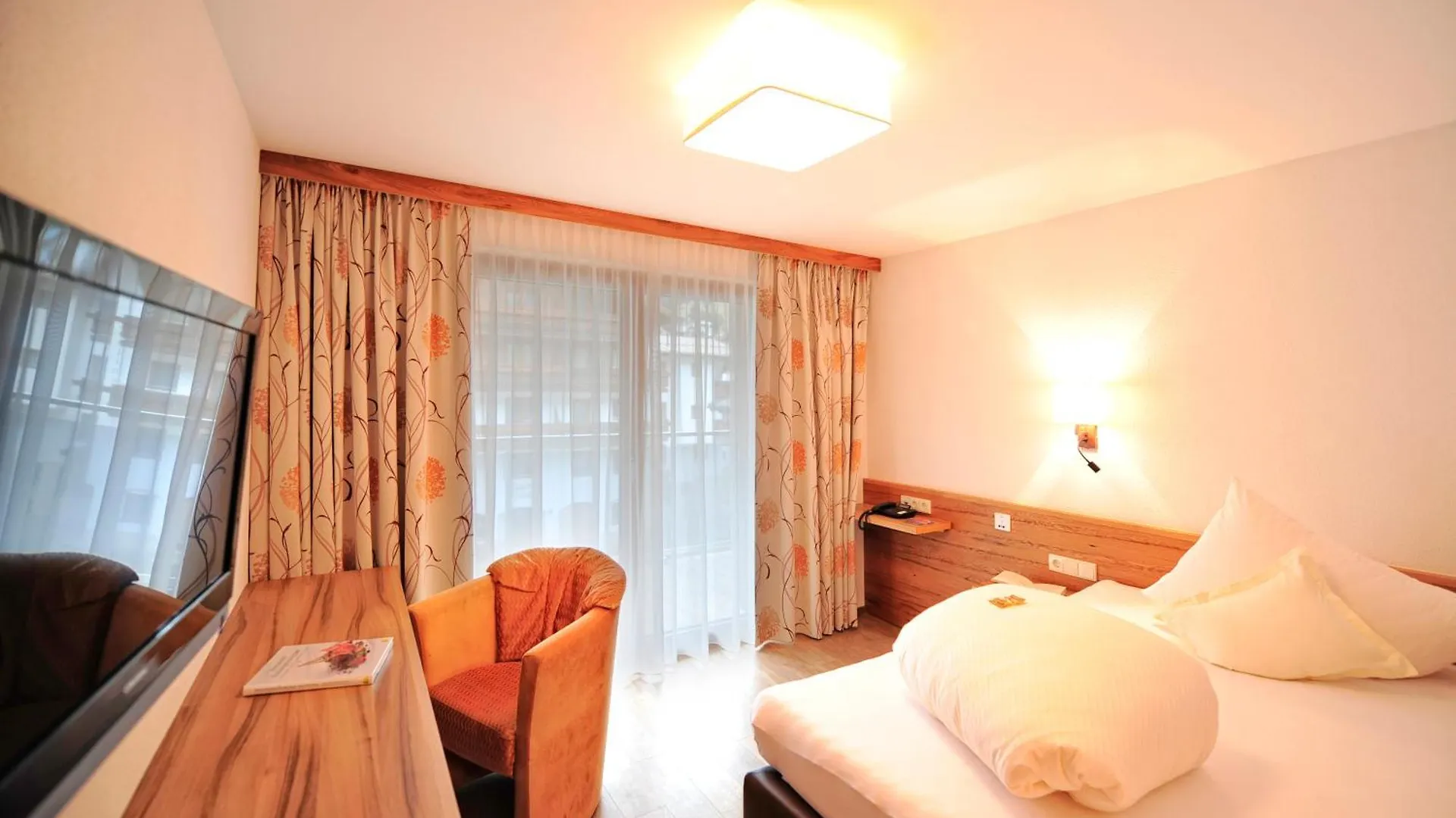 אישגל Hotel Arnika
