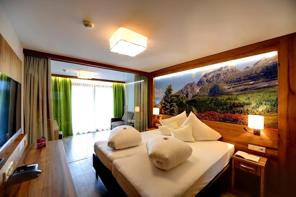 אישגל Hotel Arnika