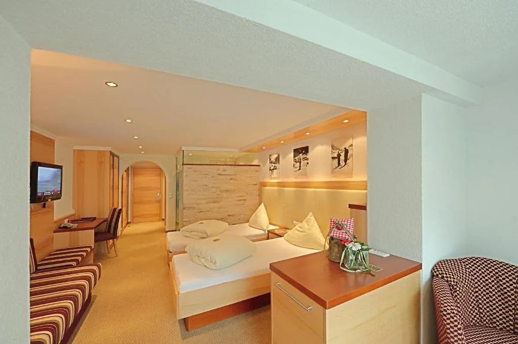 אישגל Hotel Arnika 4*,  אוסטריה