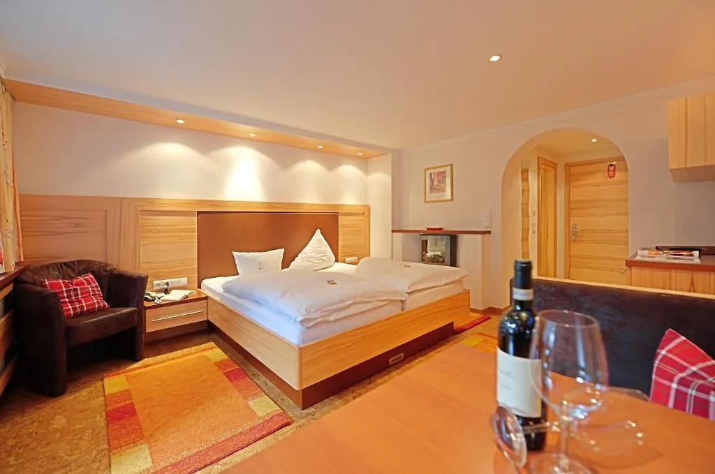 אישגל Hotel Arnika 4*,