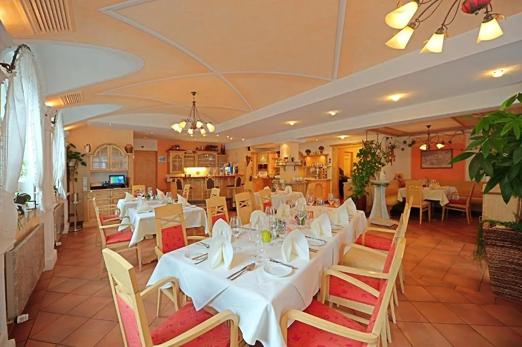 Hotel Arnika イシュグル